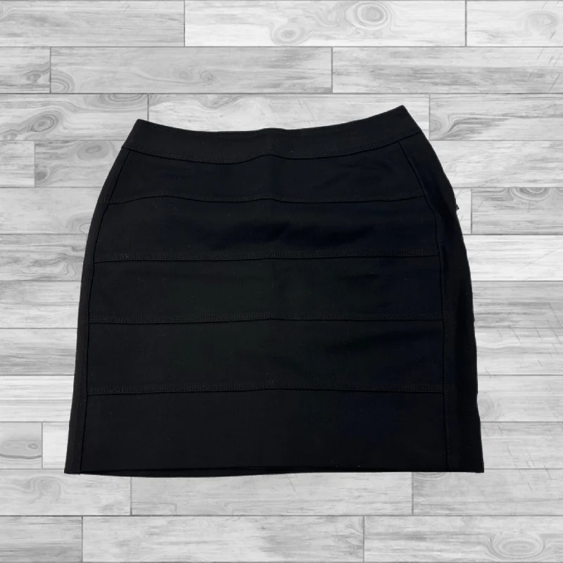 Skirt Mini & Short By White House Black Market In Black, Size: 4